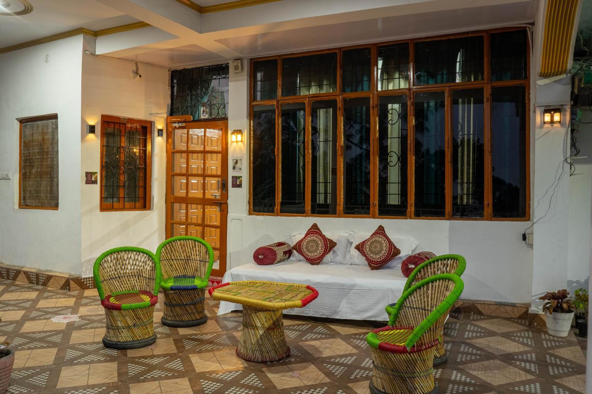 Nature's Vibe Near Kainchi Dham Holiday home Nainital