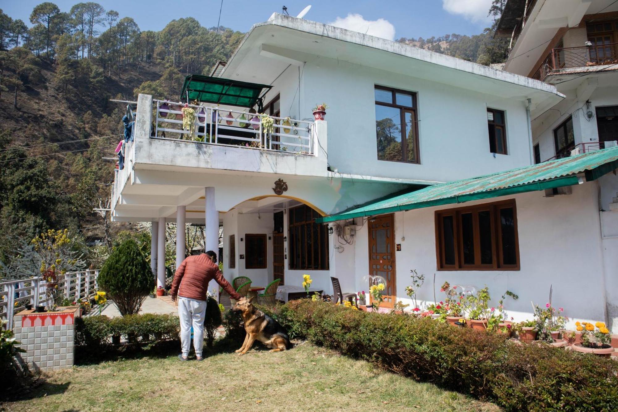 Nature's Vibe Near Kainchi Dham Holiday home