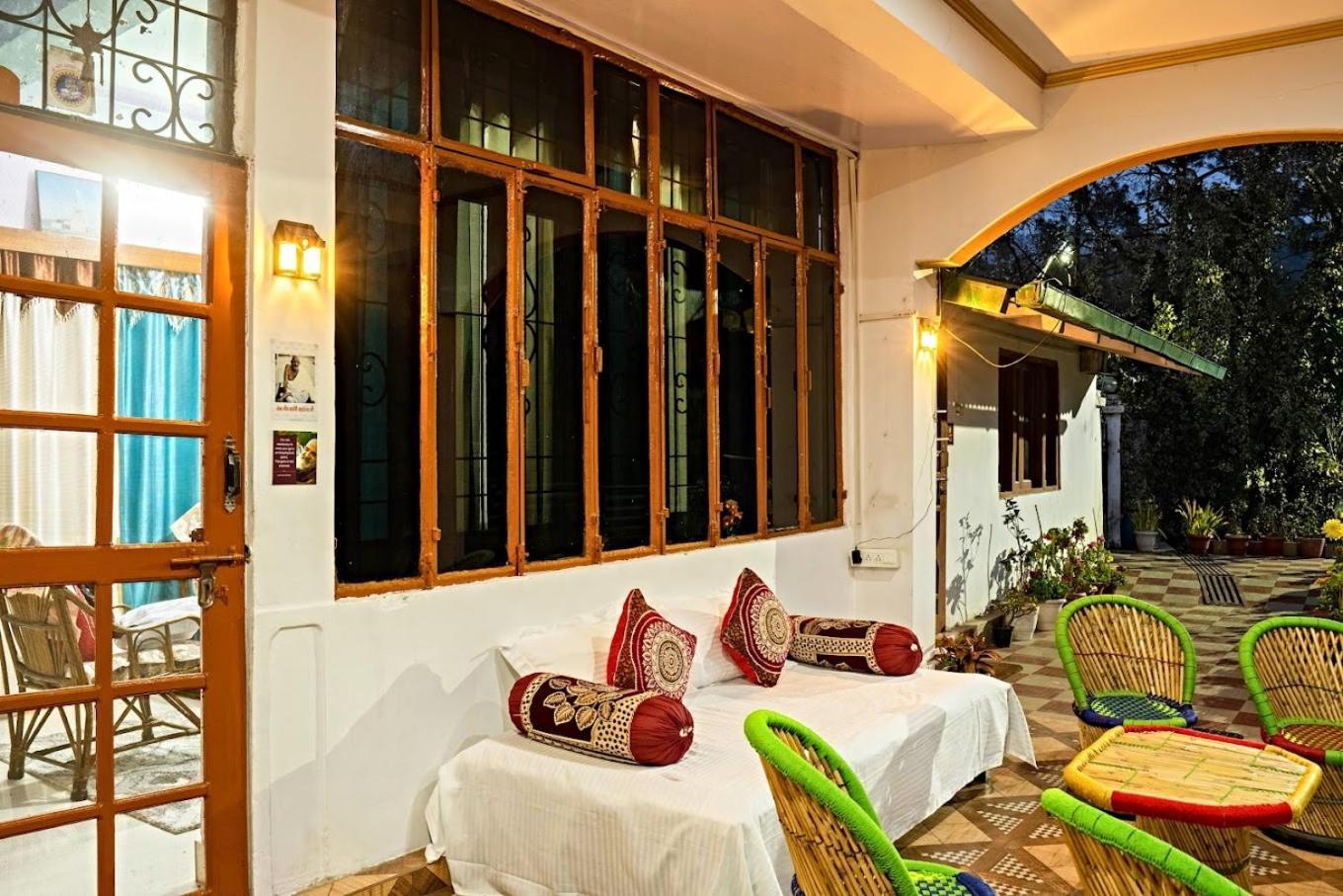 Nature's Vibe Near Kainchi Dham Holiday home