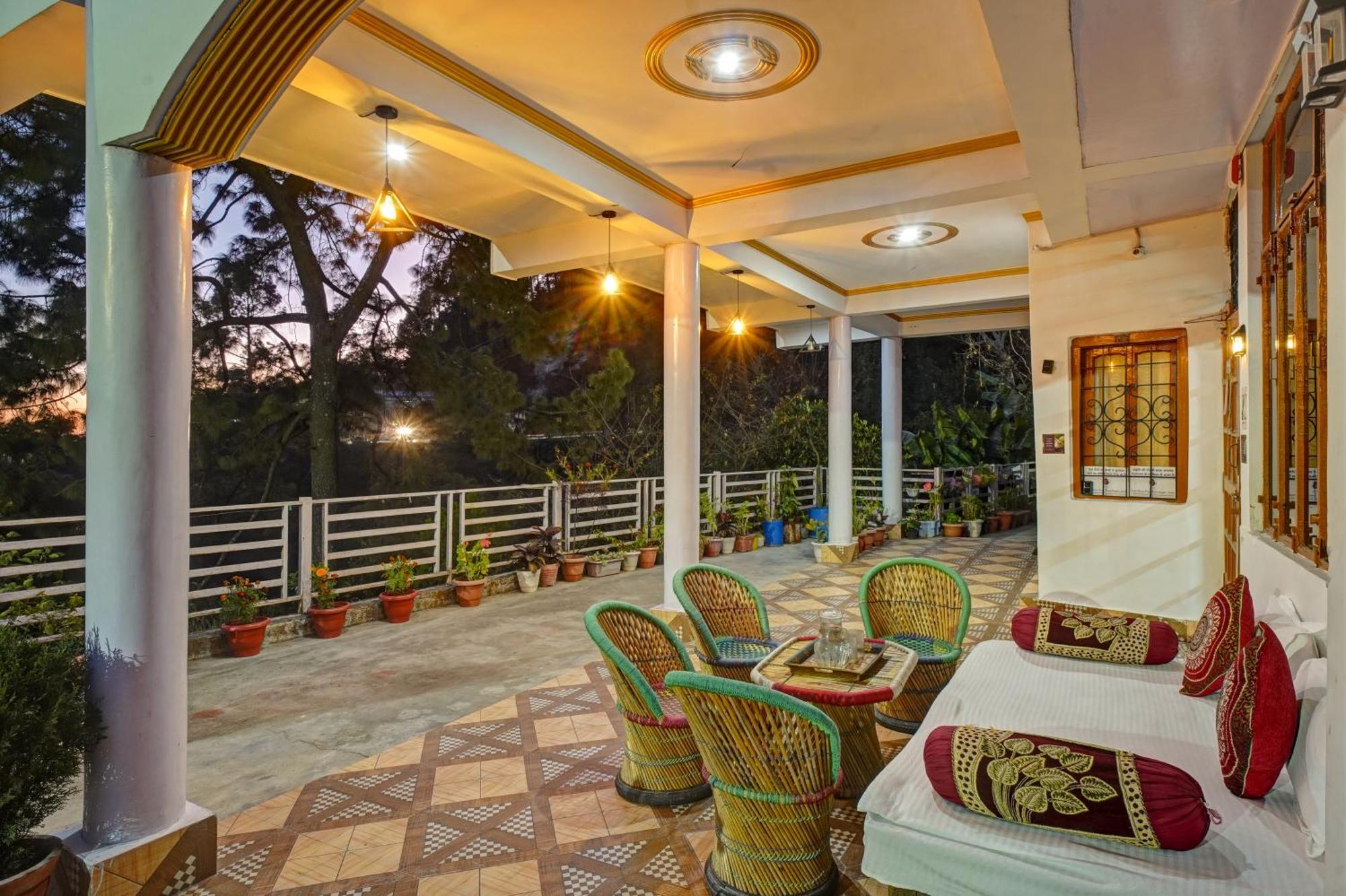 Nature's Vibe Near Kainchi Dham Holiday home *