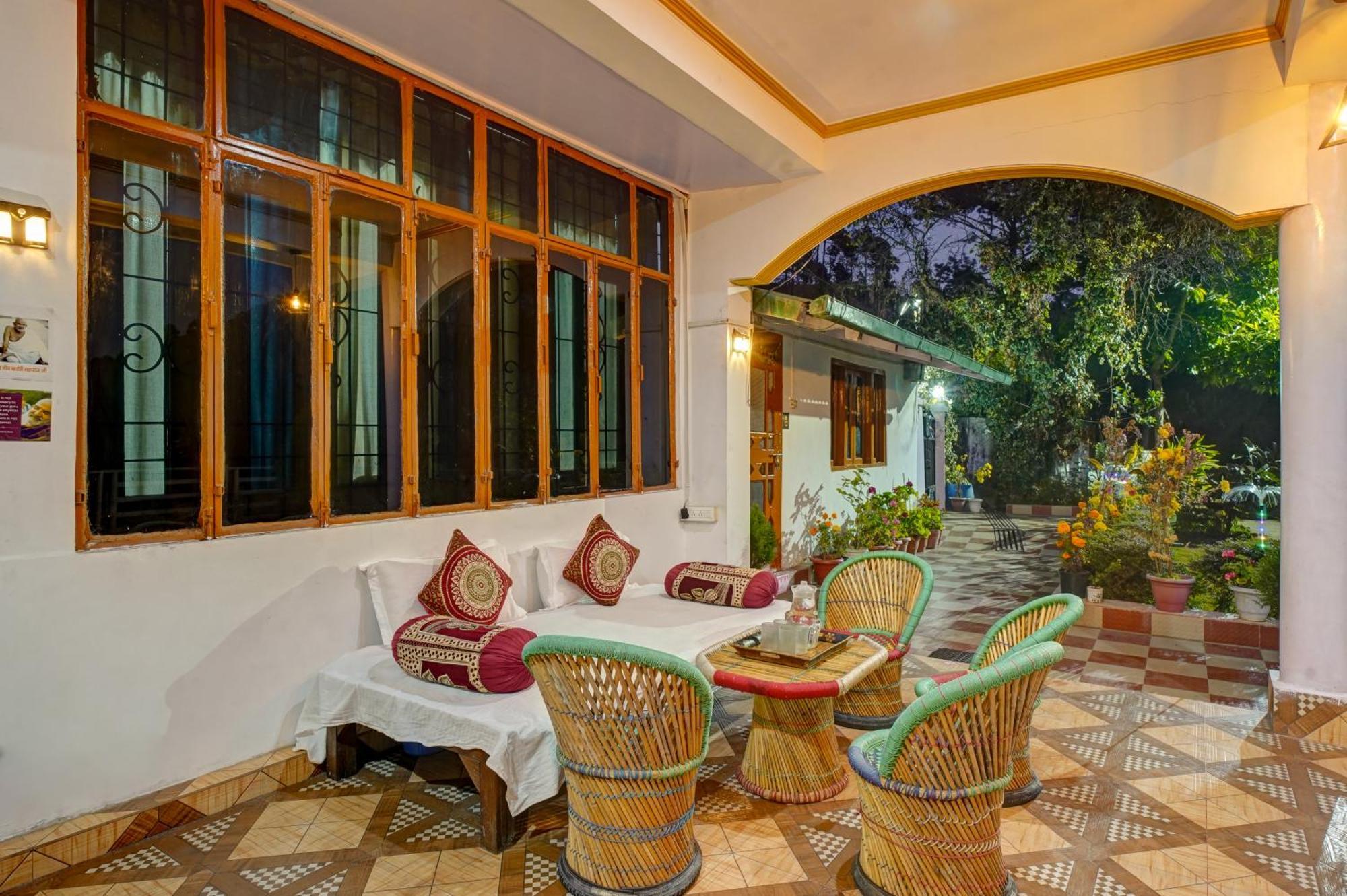 Nature's Vibe Near Kainchi Dham Holiday home Nainital